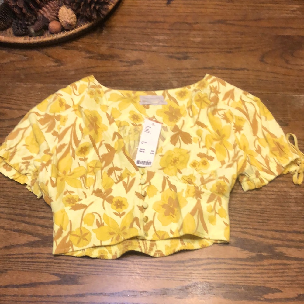 NWT Urban Outfitters floral crop top